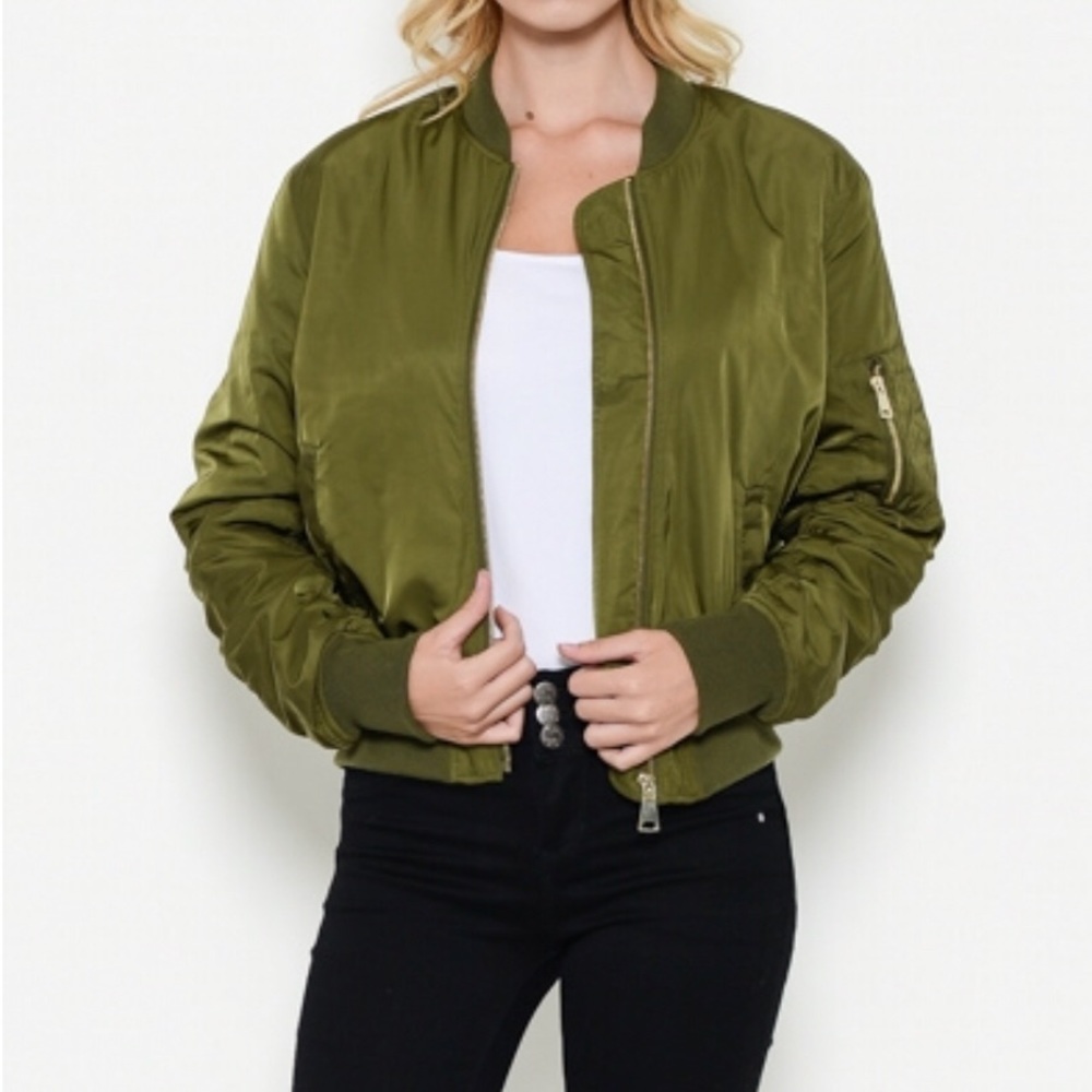 ✨x3 HP✨Olive Padded Bomber Jacket